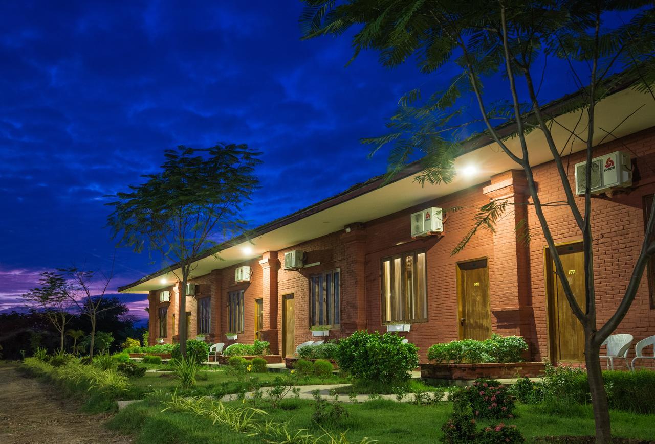Royal Emerald River View Resort Bagan Dış mekan fotoğraf