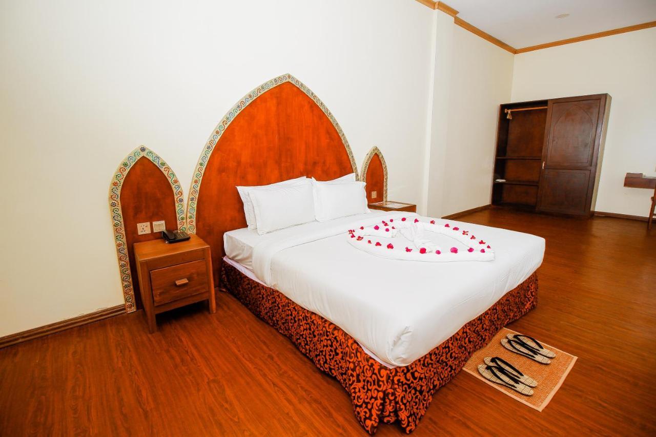 Royal Emerald River View Resort Bagan Dış mekan fotoğraf